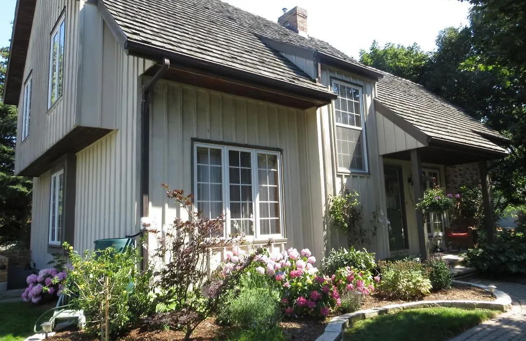 Cedar Gables Bed & Breakfast-1
